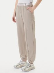 EA7 Emporio Armani Spodnie dresowe 7W001154 AF12501 U6225 Beżowy Regular Fit. Brązowe spodnie dresowe EA7 Emporio Armani, s, bez wzorów, z dresówki. Za 489.99 zł.