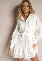 Biała Sukienka Koszulowa z Wiskozy z Bawełną Ozdobiona Paskiem i Koronką Korresil. Białe sukienki Renee, na co dzień, l, z aplikacjami, z bawełny, eleganckie, bez kołnierzyka, bez ramiączek, mini, kopertowe. Za 119.99 zł.