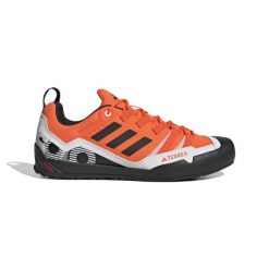 Buty trekkingowe adidas Terrex Swift Solo 2.0. Brązowe trekkingi Adidas, z materiału. Za 510.65 zł.