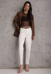 Białe Jeansy Mom Fit z Wiskozą Bawełną i Paskiem z Metaliczną Klamrą Salennith. Białe jeansy Renee, l, bez wzorów, z podwyższonym stanem. Za 119.99 zł.