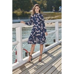 Piękna rozkloszowana sukienka l269. Niebieskie sukienki Lemoniade, l, z aplikacjami, z materiału, bez kołnierzyka, bez ramiączek, maxi, rozkloszowane. Za 249.00 zł.
