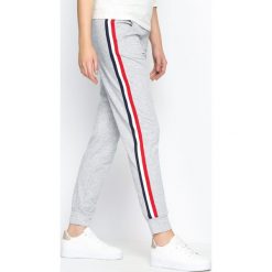 Szare Spodnie Dresowe United Stripes. Spodnie dresowe marki Born2be. Za 49.99 zł.