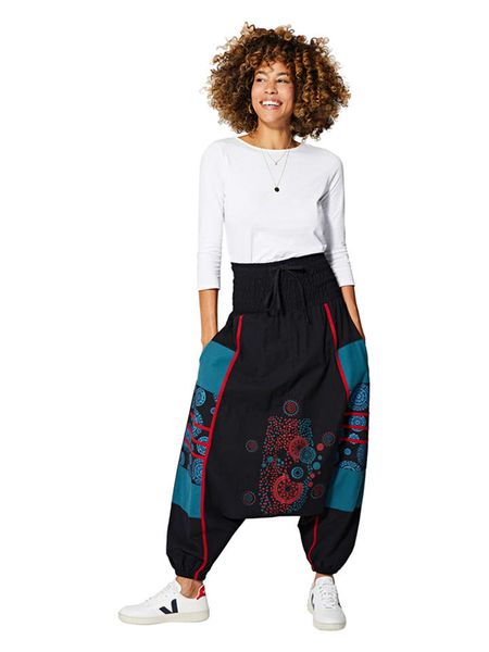 Aller Simplement Spodnie w kolorze czarno-niebieskim rozmiar: 38/40. Czarne spodnie materiałowe Aller Simplement, bez wzorów, z bawełny, z standardowym stanem. Za 88.02 zł.