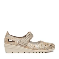 Półbuty Rieker. Brązowe czółenka Rieker, bez wzorów, bez obcasa, na koturnie, bez zapięcia. Za 329.99 zł.