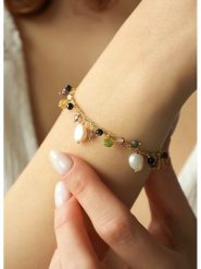 L'Atelier de Gaia Pozłacana bransoletka z perłami i turmalinami rozmiar: onesize. Białe bransoletki L'Atelier de Gaia, z perłą, pozłacane. Za 86.99 zł.