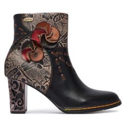Botki Laura Vita. Czarne botki Laura Vita, bez wzorów, bez obcasa, na słupku, bez zapięcia. Za 689.99 zł.