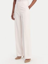 Guess Spodnie materiałowe W6RB02 WH9Y2 Różowy Regular Fit. Czerwone spodnie materiałowe Guess, l, z aplikacjami, z materiału. Za 479.99 zł.