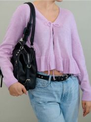 Kardigan z wiązaniem i dekoracyjną falbaną z domieszką wełny - różowy. Czerwone kardigany Sinsay, l, bez wzorów, z wełny. Za 59.99 zł.