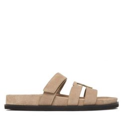 Klapki Tory Burch. Brązowe klapki Tory Burch, bez wzorów, bez obcasa. Za 1,659.00 zł.