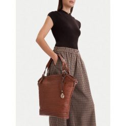 Torebka Lasocki. Brązowe torebki klasyczne Lasocki, bez wzorów, bez dodatków. Za 219.99 zł.