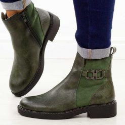 Zielone płaskie botki damskie Jezzi asa252-11. Zielone botki Jezzi, na jesień, z aplikacjami, ze skóry, bez obcasa, na obcasie, bez zapięcia. Za 249.00 zł.
