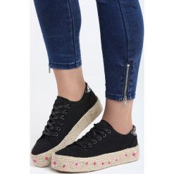 Czarne Espadryle Life Force. Czarne espadryle Born2be, bez wzorów, bez obcasa, na platformie, bez zapięcia. Za 29.99 zł.