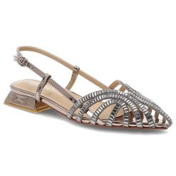 Sandały damskie Alma En Pena, cholewka ze skóry ekologicznej z ażurowym wykończeniem ozdobionym błyszczącymi kryształkami zapięcie na pasek wokół pię. Szare sandały Alma en Pena, w ażurowe wzory, ze skóry ekologicznej, bez obcasa, bez zapięcia. Za 579.00 zł.