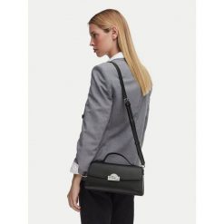 Torebka KARL LAGERFELD. Czarne torebki klasyczne KARL LAGERFELD, bez wzorów, bez dodatków. Za 649.99 zł.