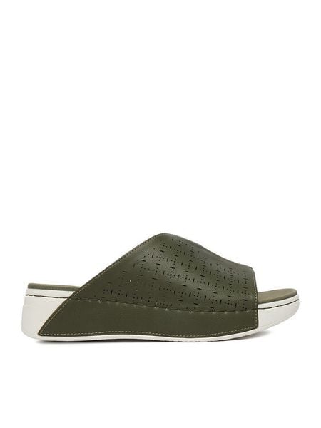 Go Soft Klapki CEO-R26SS02248 Zielony. Zielone klapki GO SOFT, bez wzorów, ze skóry, bez obcasa. Za 119.99 zł.