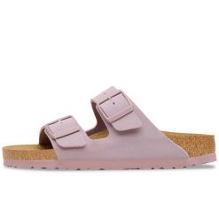 Klapki Birkenstock Arizona Birkibuc Damskie. Fioletowe klapki Birkenstock, bez wzorów, z nubiku, bez obcasa. Za 467.90 zł.