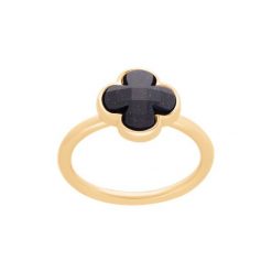 Pierścionek Mini Icons koniczyna z czarnym brokatowym kryształem, pozłacany. Czarne pierścionki Lilou, pozłacane. Za 159.00 zł.