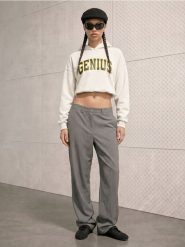 Bluza hoodie z napisem Genius - szary. Szare bluzy Sinsay, l, bez wzorów, bez kaptura. Za 49.99 zł.