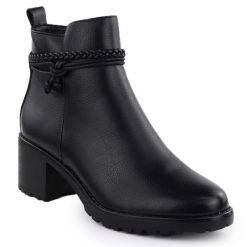 Botki ocieplane na klocku damskie czarne Potocki Z25-SZ12690-. Czarne botki POTOCKI, bez wzorów, ze skóry ekologicznej, bez obcasa, bez zapięcia. Za 189.99 zł.