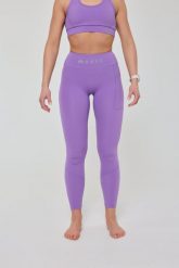 Legginsy Infinite z wysokim stanem - Fioletowe. Fioletowe legginsy OOSC, l, bez wzorów, z materiału, z podwyższonym stanem, długie. Za 245.99 zł.