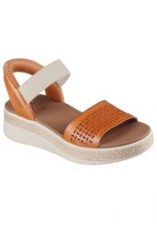 Sandały SKECHERS BOBS SUN RAY STEP ASIDE Brązowy. Brązowe sandały Skechers, bez wzorów, z materiału, bez obcasa, bez zapięcia. Za 323.99 zł.