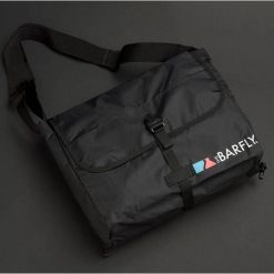Torba rowerowa na ramię Barfly Daily. Czarne torby na ramię BAR FLY, bez wzorów, biznesowe, na ramię, bez dodatków. Za 339.50 zł.