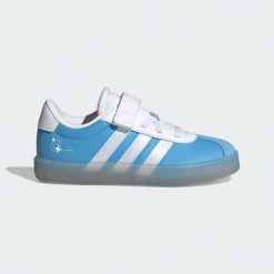 Kapcie ADIDAS VL COURT 3.0 CINDER Niebieski. Białe obuwie domowe Adidas, bez wzorów, z syntetyku, bez zapięcia. W wyprzedaży za 148.92 zł.