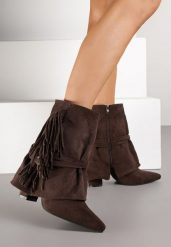 Brązowe Botki w Stylu Boho z Wywiniętą Cholewką i Frędzlami Harile. Brązowe botki Born2be, bez wzorów, z jeansu, bez obcasa, na obcasie, bez zapięcia. Za 159.99 zł.