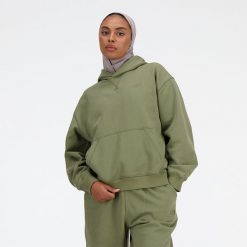 Bluza damska New Balance WT41537DEK – zielona. Zielone bluzy New Balance, l, bez wzorów, z bawełny, bez kaptura. Za 169.99 zł.