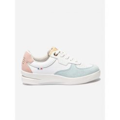 Buty sportowe damskie TBS Bettyli. Białe obuwie sportowe Tbs, bez zapięcia. Za 599.00 zł.