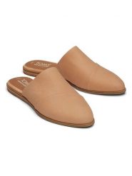 TOMS Skórzane klapki w kolorze beżowym rozmiar: 36. Brązowe klapki Toms, bez wzorów, bez obcasa. Za 197.95 zł.