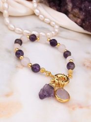 L'Atelier de Gaia Pozłacana bransoletka z kwarcem i ametystem rozmiar: onesize. Różowe bransoletki L'Atelier de Gaia, z ametystem, pozłacane. Za 79.03 zł.