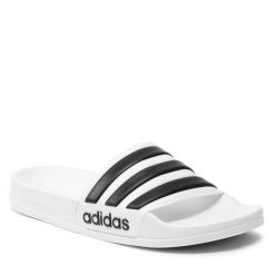 Klapki adidas. Białe klapki Adidas, bez wzorów, bez obcasa. Za 99.99 zł.