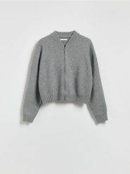 Krótki kardigan z suwakiem - szary. Szare kardigany Reserved, l, bez wzorów, z dzianiny. Za 149.99 zł.