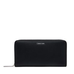 Duży Portfel Damski Calvin Klein. Czarne portfele Calvin Klein, bez wzorów. Za 229.99 zł.