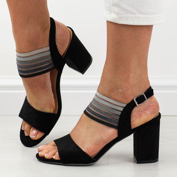 Czarne sandały damskie Sergio Leone Sk867 Mic. Czarne sandały Sergio Leone, bez wzorów, z weluru, bez obcasa, na obcasie, bez zapięcia. Za 139.00 zł.