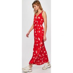 Only - Sukienka. Czerwone sukienki Only, na co dzień, bez wzorów, z materiału, casualowe, bez kołnierzyka, bez ramiączek, maxi, proste. W wyprzedaży za 69.90 zł.