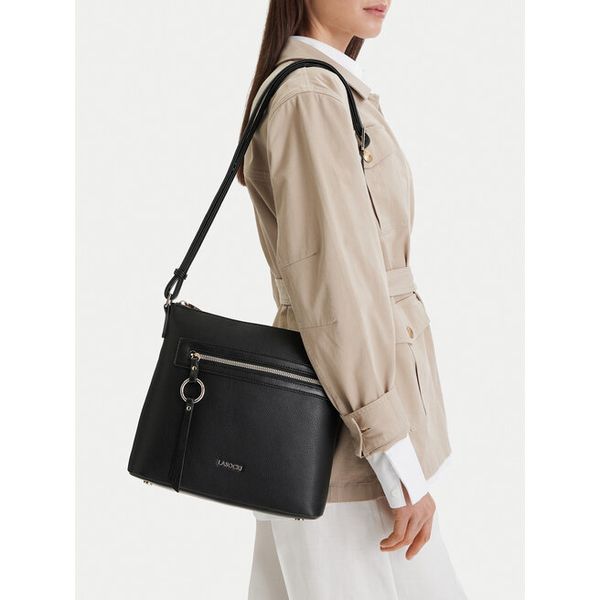 Torebka Lasocki. Czarne listonoszki Lasocki, bez wzorów, bez dodatków. Za 149.99 zł.