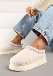 Beżowe Śniegowce na Grubej Podeszwie z Niską Cholewką i Haftem Zinnirella. Brązowe trapery i śniegowce Born2be, z wełny, przed kostkę. Za 69.99 zł.