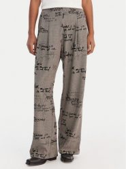 Desigual Spodnie materiałowe 26SWPW39 Brązowy Regular Fit. Brązowe spodnie materiałowe Desigual, xs, bez wzorów, z materiału. Za 489.99 zł.