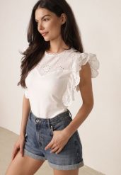 Biała Bawełniana Bluzka na Lato z Ażurowymi Zdobieniami i Falbankami Nerussa. Białe bluzki Born2be, m, z aplikacjami, z bawełny, bez kołnierzyka, bez ramiączek. Za 59.99 zł.