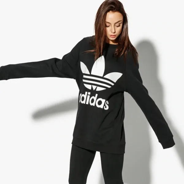 Adidas Bluza Oversized Sweat Adicolor , czarny, rozmiar L. Czarne bluzy Adidas, l, z aplikacjami, z dresówki, bez kaptura. W wyprzedaży za 279.99 zł.
