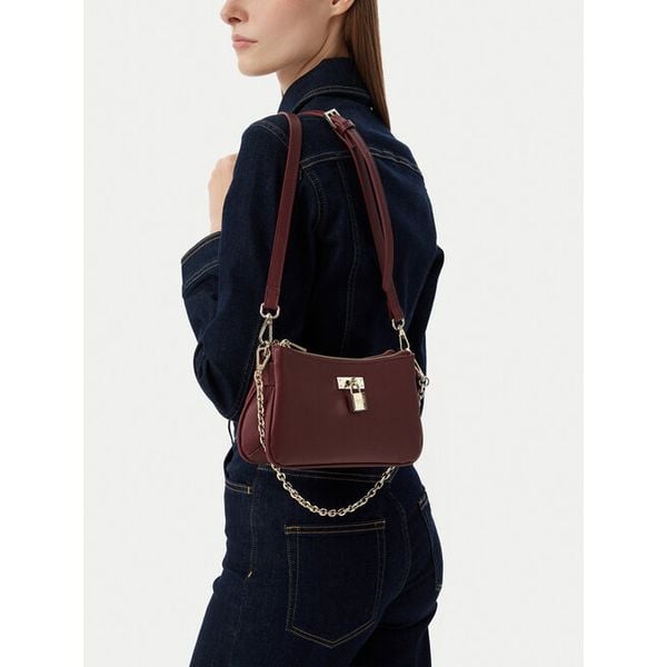 Torebka Nine West. Czerwone torebki klasyczne Nine West, bez wzorów, bez dodatków. Za 229.99 zł.