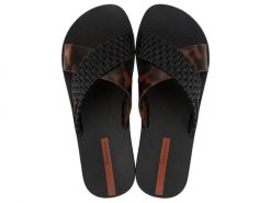 Klapki basenowe damskie Ipanema Sense Slide. Czarne klapki Ipanema, bez wzorów, z materiału, bez obcasa. Za 97.44 zł.