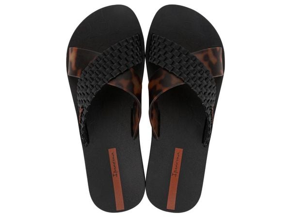 Klapki basenowe damskie Ipanema Sense Slide. Czarne klapki Ipanema, bez wzorów, z materiału, bez obcasa. Za 84.89 zł.