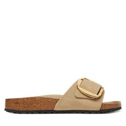 Klapki Birkenstock. Brązowe klapki Birkenstock, bez wzorów, bez obcasa. Za 589.99 zł.