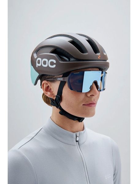 POC Okulary rowerowe "Devour Mid" w kolorze czarno-niebieskim rozmiar: onesize. Czarne okulary przeciwsłoneczne POC, bez wzorów, z tworzywa sztucznego, sportowe. Za 434.95 zł.