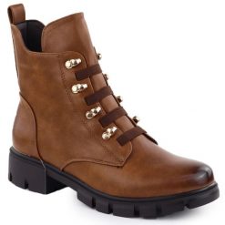Botki damskie workery ocieplane camel M.Daszyński MR23123. Brązowe botki M.Daszyński, bez wzorów, ze skóry ekologicznej, bez obcasa, bez zapięcia. Za 189.99 zł.