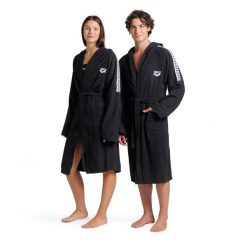 Szlafrok Arena Team Stripe Robe. Białe szlafroki Arena, m, bez wzorów, bez ramiączek, bez kaptura. Za 219.99 zł.