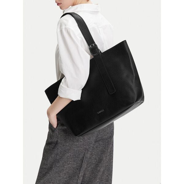 Torebka Lasocki. Czarne shopper Lasocki, bez wzorów, bez dodatków. Za 199.99 zł.